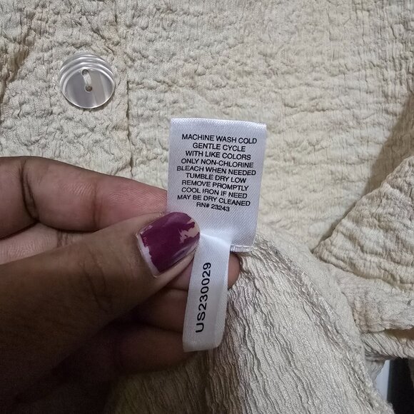 New York & Company Women's Cream Scrunched Detail Button-Up Top Size 1X - Picture 7 of 8